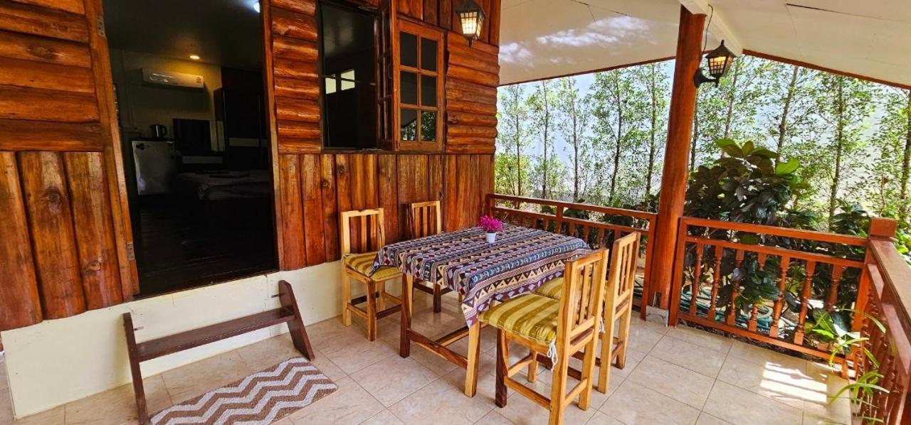 Homdoiintr Farmstay ฮ่อมดอยอินทร์ ฟาร์มสเตย์ Ban Huai Kaeo Extérieur photo