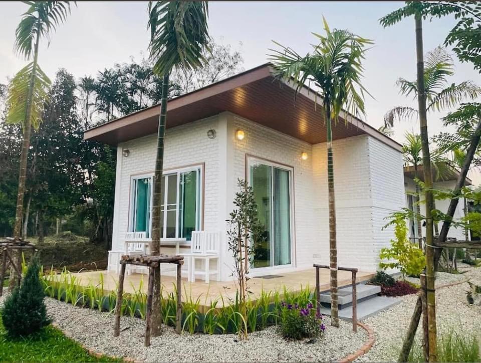 Homdoiintr Farmstay ฮ่อมดอยอินทร์ ฟาร์มสเตย์ Ban Huai Kaeo Extérieur photo
